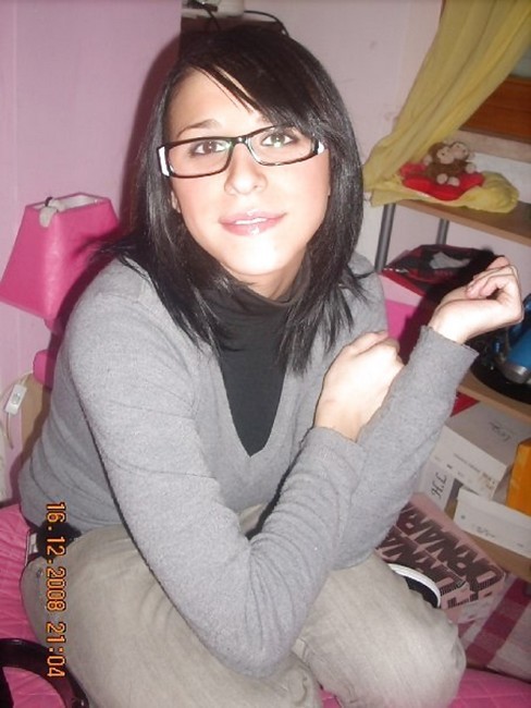 tara beurette parisienne de 18 ans plan cul anal
